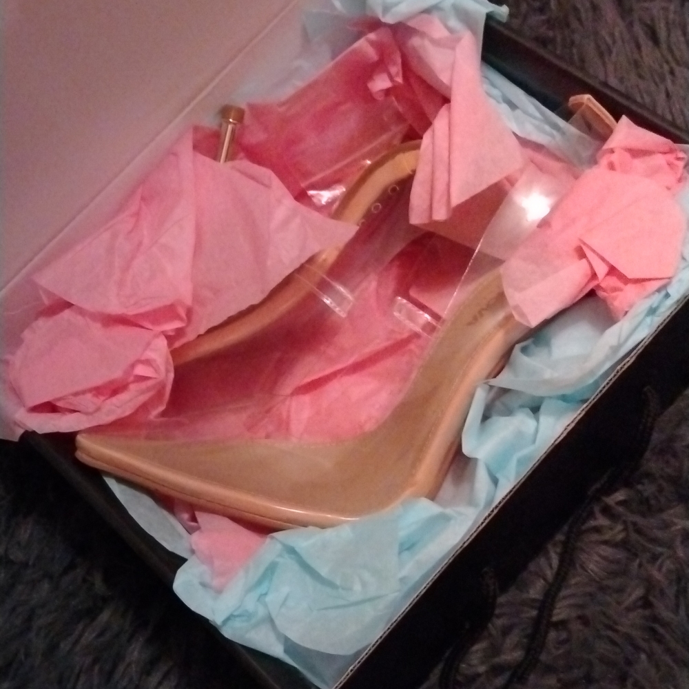 Clear pumps